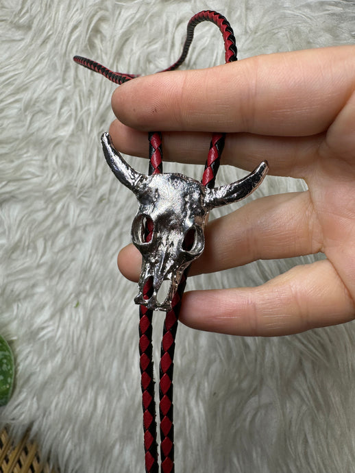 Bull bolo red and black