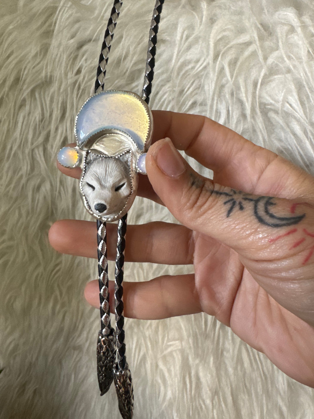 Wolf boll opalite