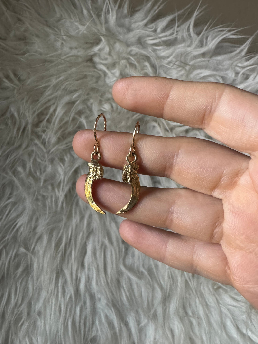 Raven claw in 18k gold