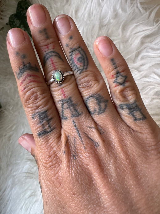 Opal oval size 7