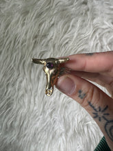 Adjustable bull amethyst