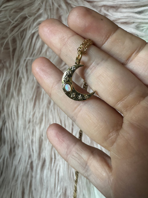 18k pendant moon small