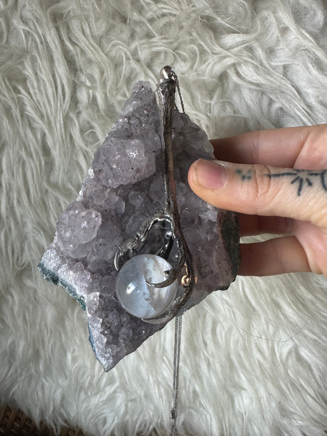 Hawk talon 925. Sterling silver holding crystal