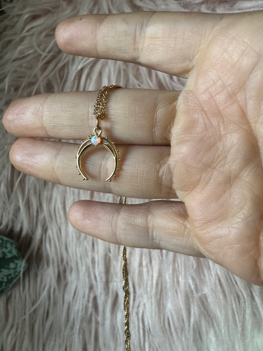 18k pendant crescent moon
