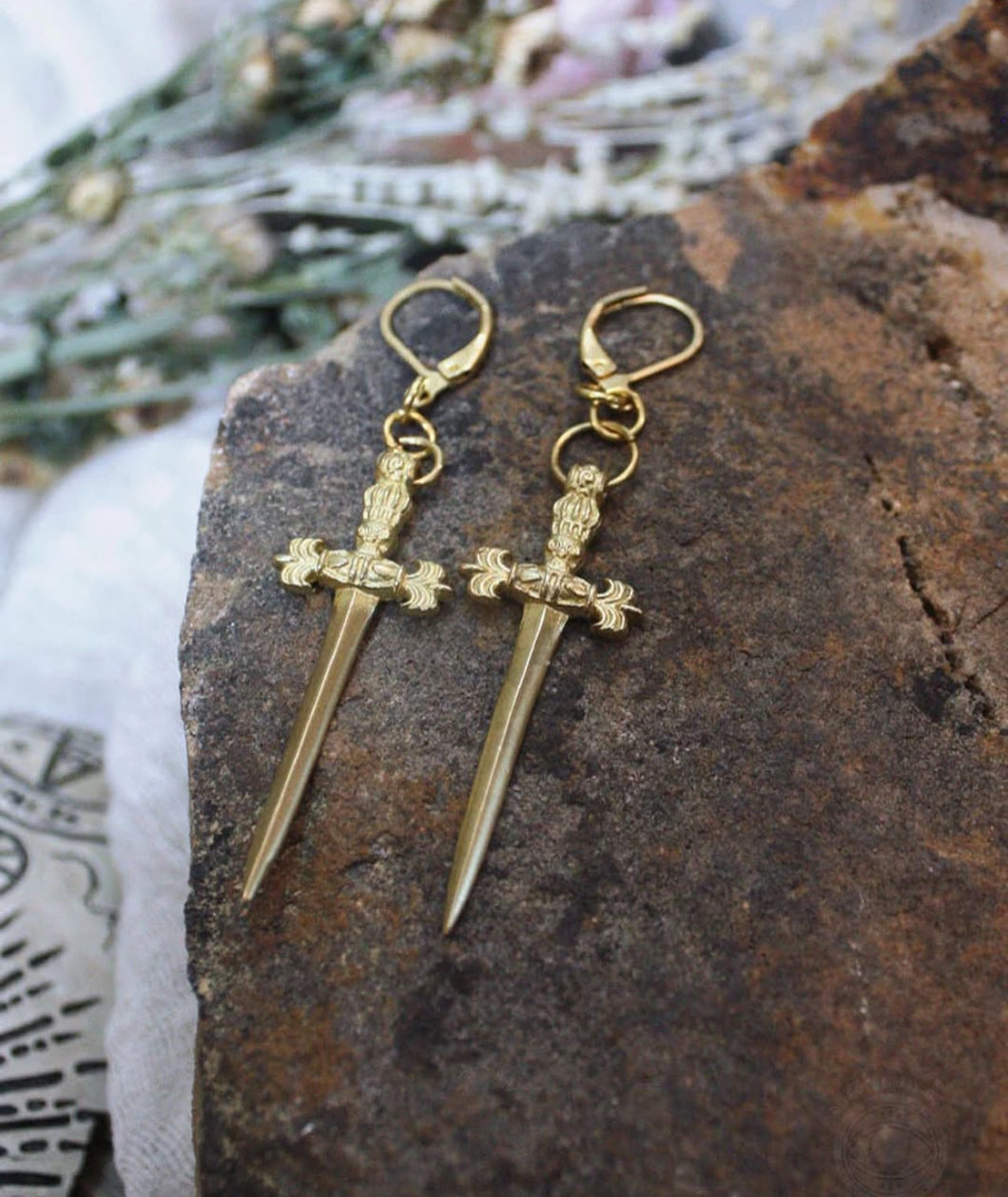 Gold dagger