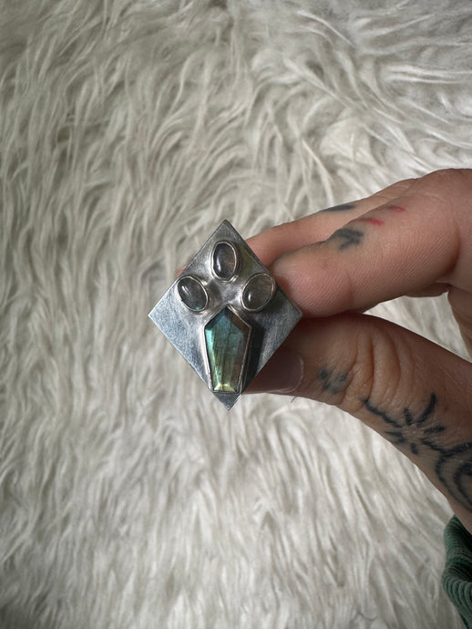 Coffin labradorite