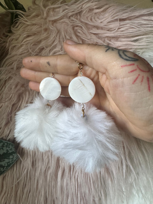 Rabbit Pom white