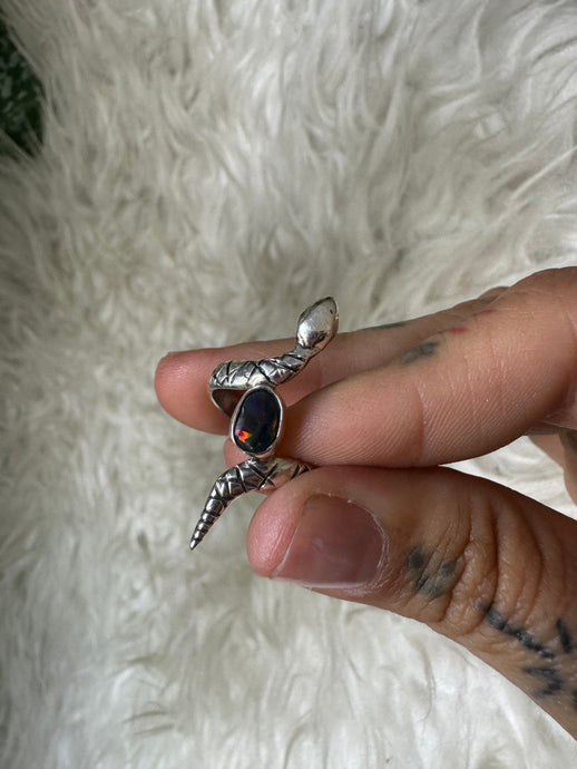 Snake opal size 7