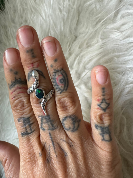 Snake opal size 7